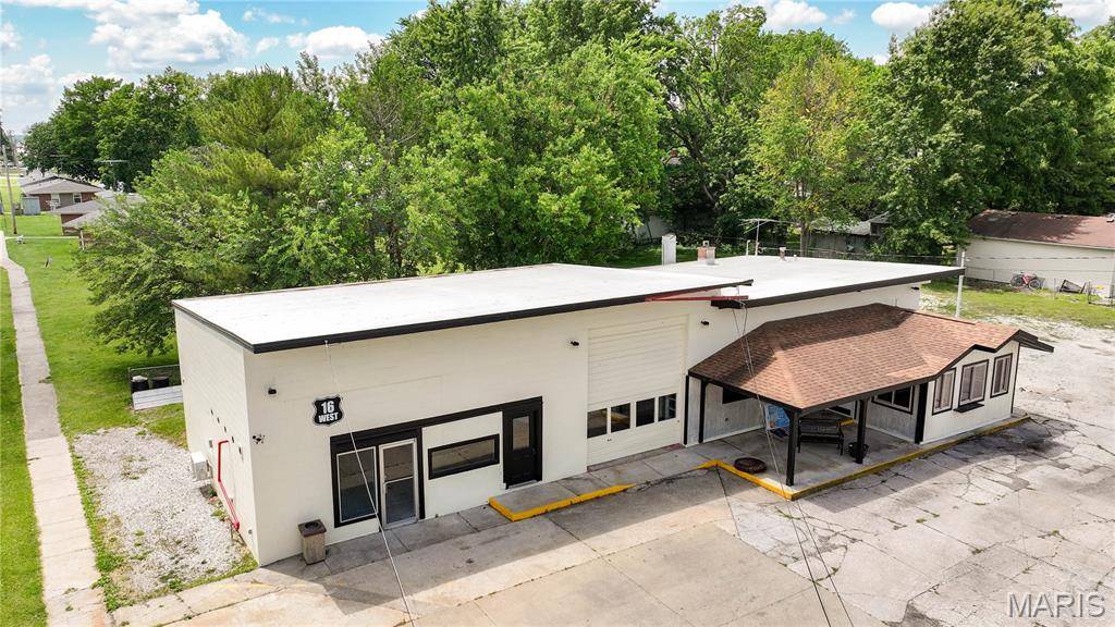 406 W Carpenter ST, Jerseyville, IL 62052