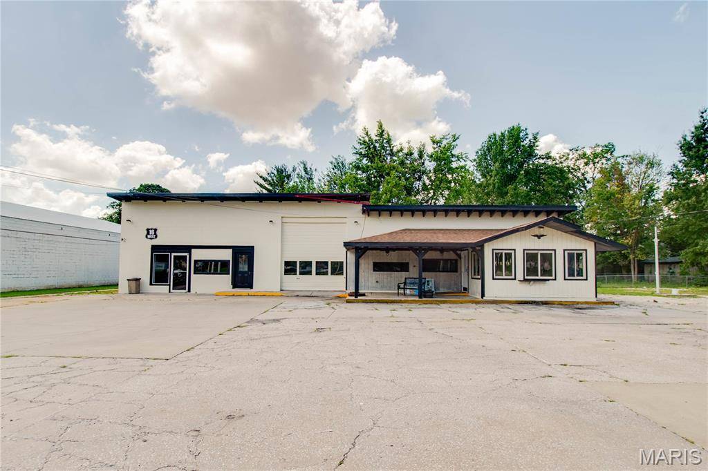 406 W Carpenter ST, Jerseyville, IL 62052