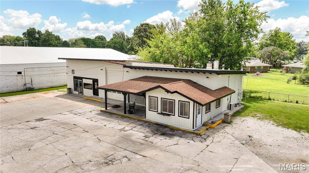 406 W Carpenter ST, Jerseyville, IL 62052