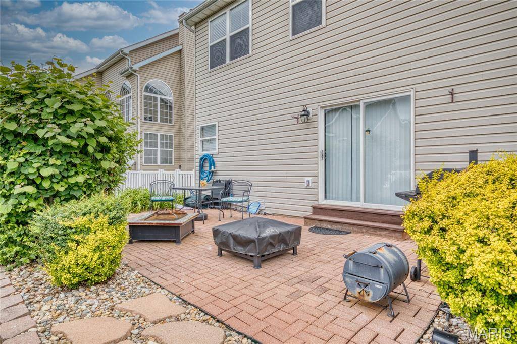 1222 Hermans Lake DR, Hazelwood, MO 63034