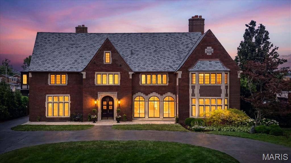 5795 Lindell BLVD, St Louis, MO 63112