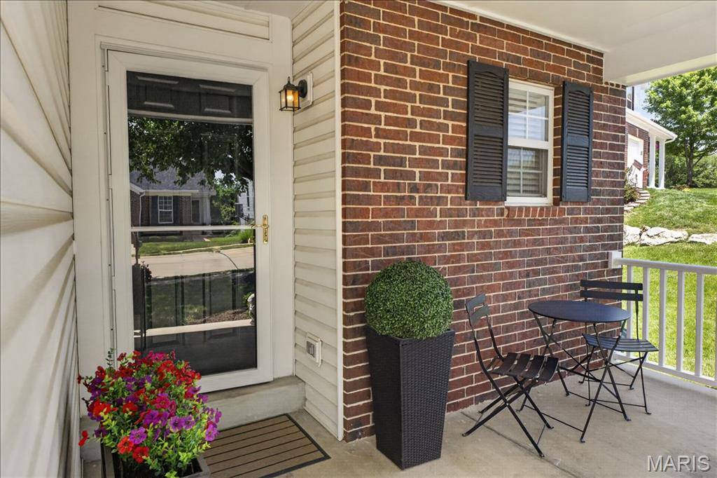 1007 Big Bend Crossing DR, Manchester, MO 63088
