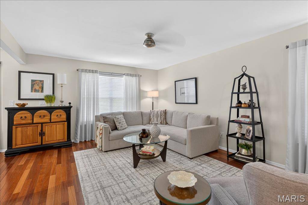 1007 Big Bend Crossing DR, Manchester, MO 63088
