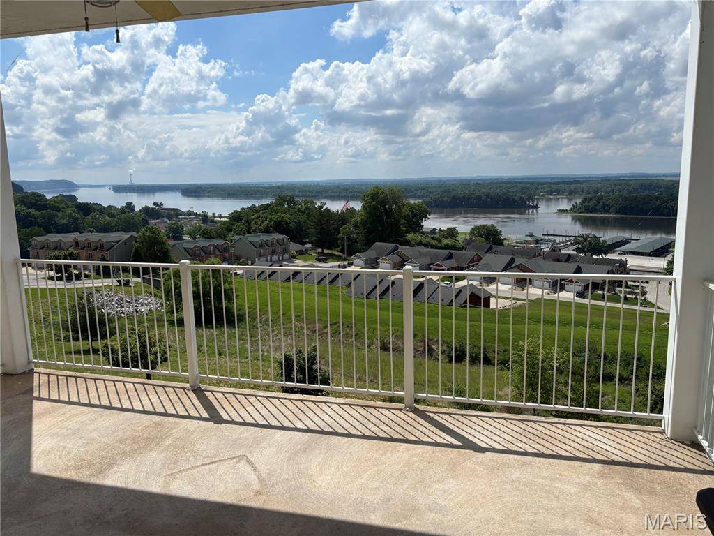 401 Timber Ridge DR #18, Grafton, IL 62037