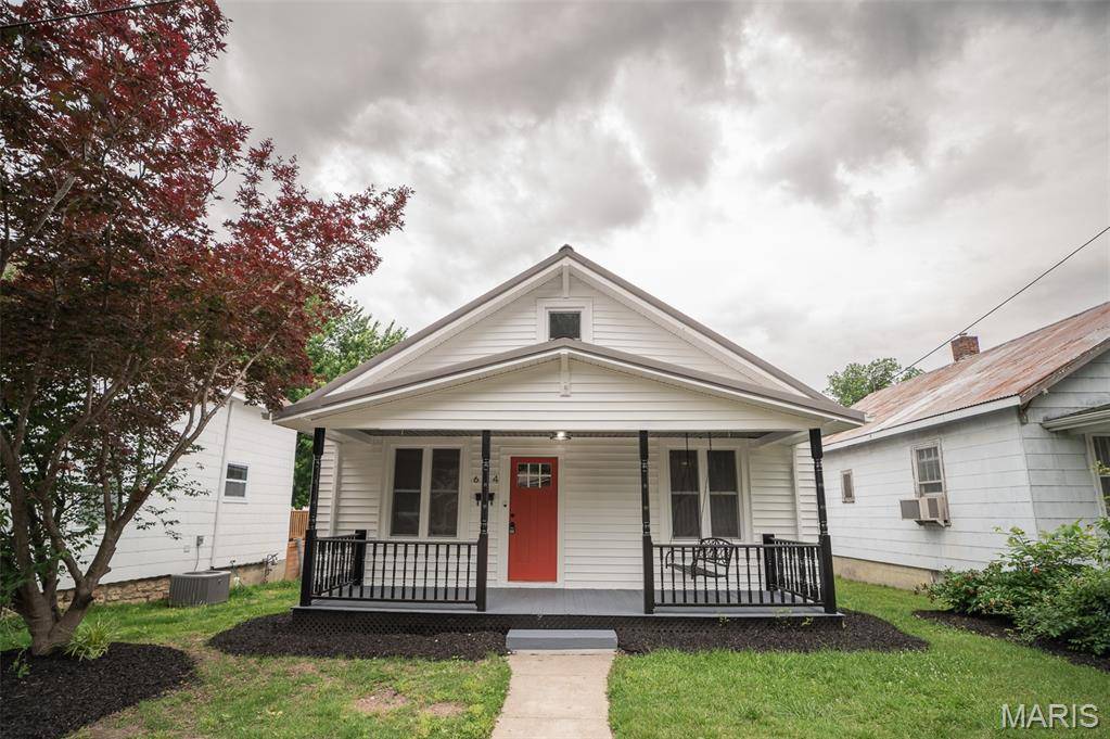 694 Market ST, Ste Genevieve, MO 63670