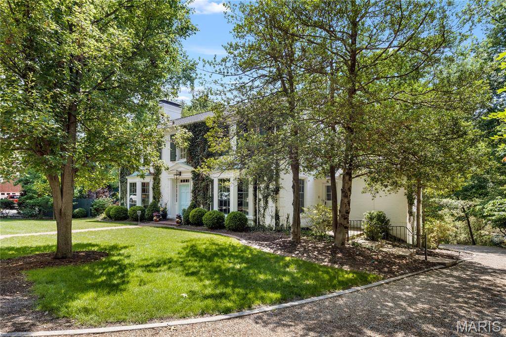 52 Fairmount DR, Alton, IL 62002