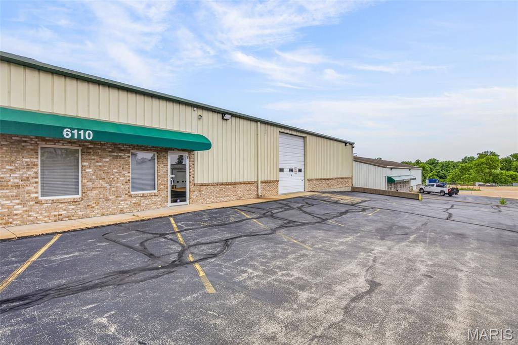 6108 Baumgartner XING, St Louis, MO 63129