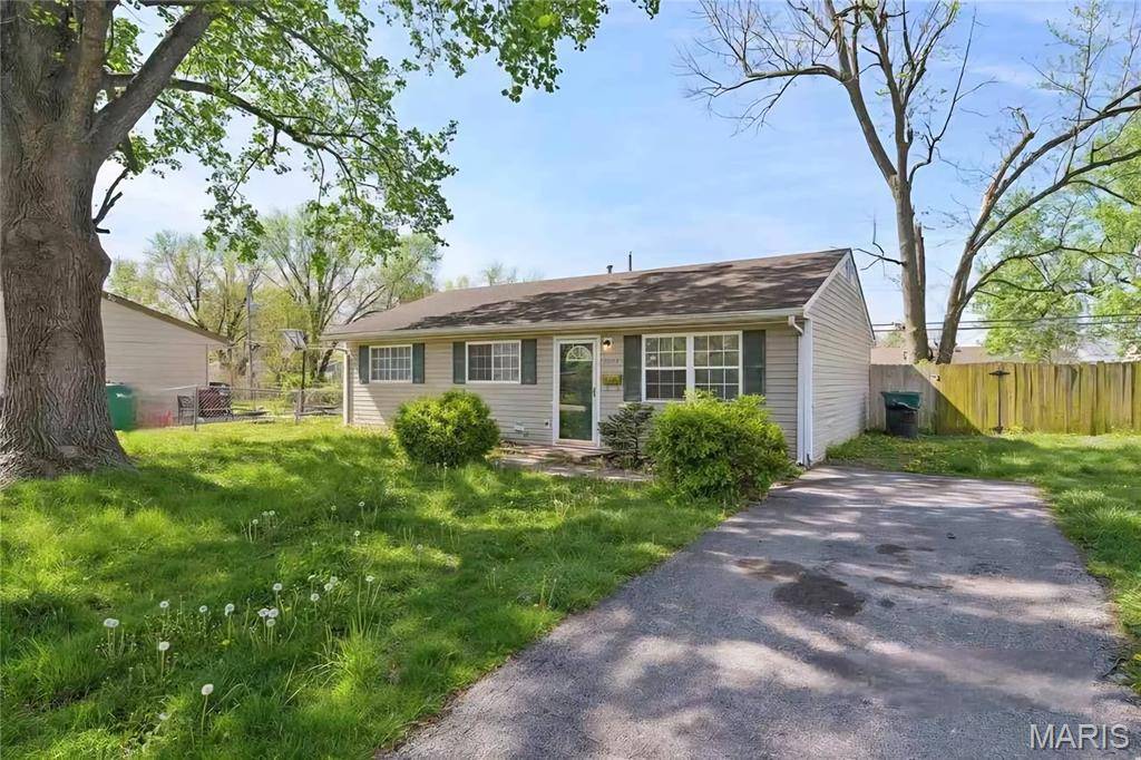 1604 Parklane DR, Cahokia, IL 62206