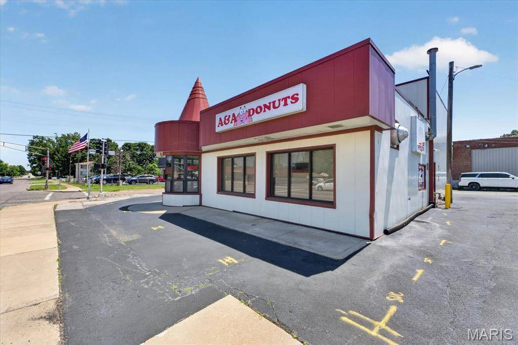 8500 Morganford RD, St Louis, MO 63123
