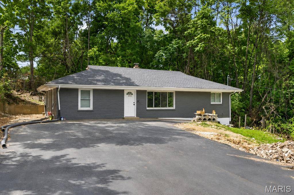 5511 Wilborn DR, St Louis, MO 63136