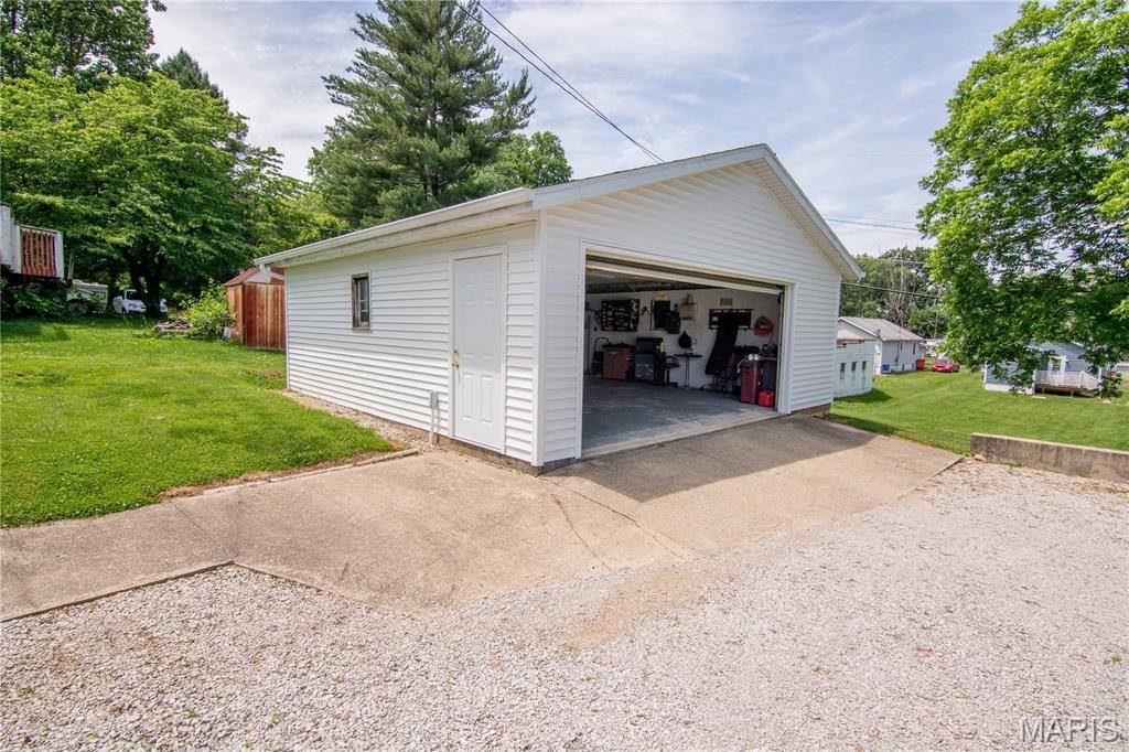 1225 W Randolph ST, Vandalia, IL 62471