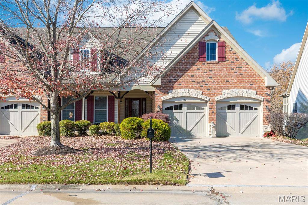 1221 Silver Fern DR, Lake St Louis, MO 63367