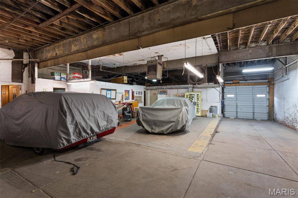 4561 Delmar BLVD, St Louis, MO 63108