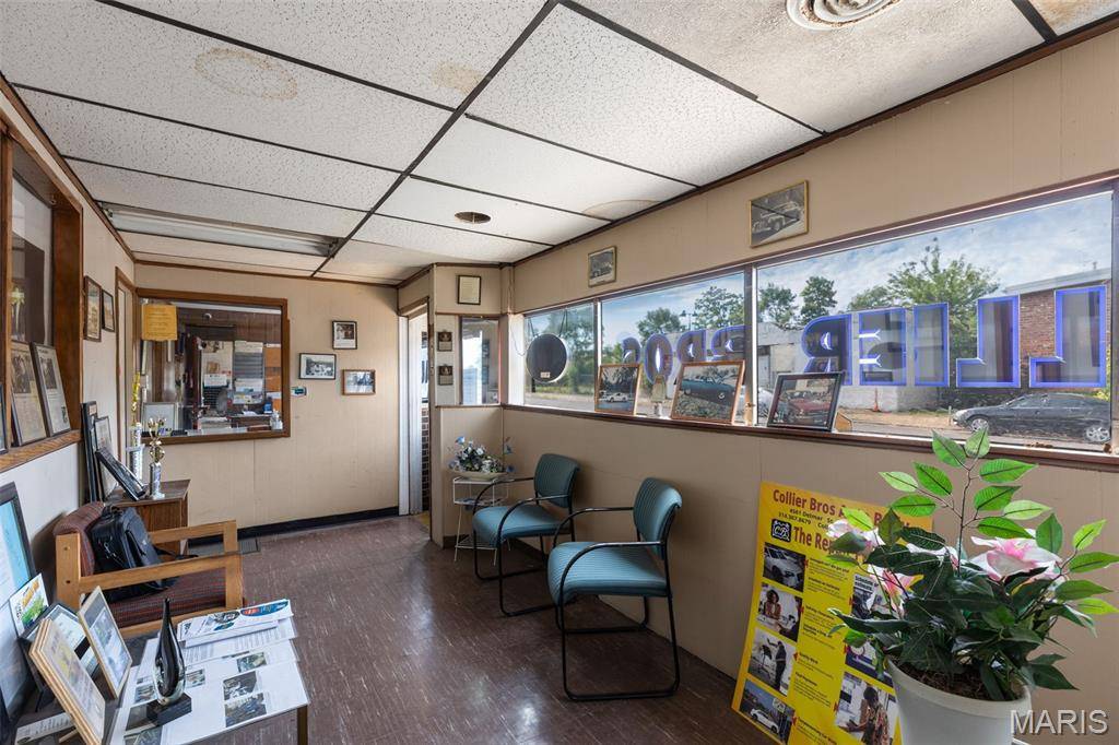 4561 Delmar BLVD, St Louis, MO 63108