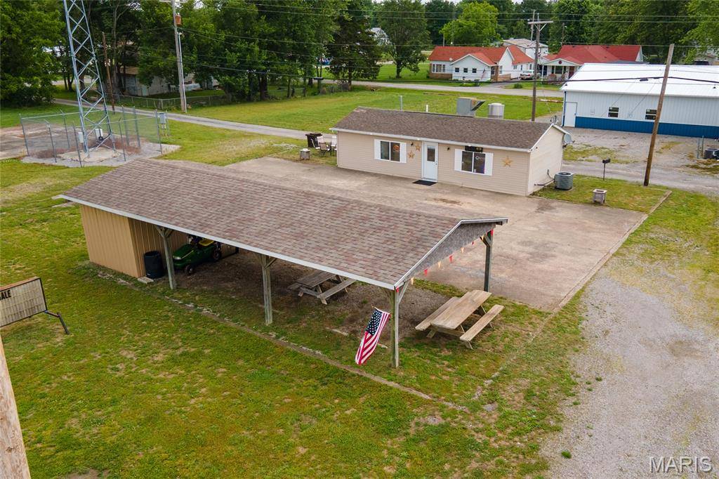 108 N 4th, Elkville, IL 62932
