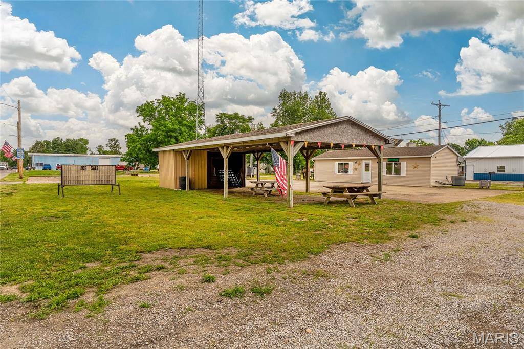 108 N 4th, Elkville, IL 62932