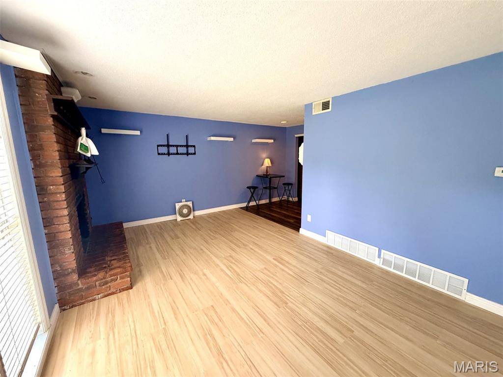 1159 Rue La Ville WALK #1159, Creve Coeur, MO 63141