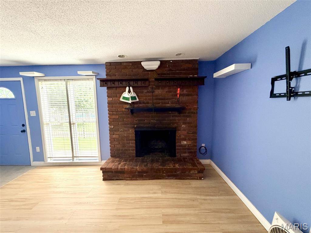 1159 Rue La Ville WALK #1159, Creve Coeur, MO 63141