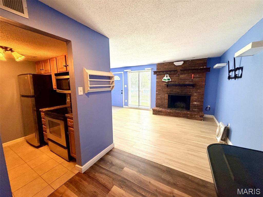 1159 Rue La Ville WALK #1159, Creve Coeur, MO 63141