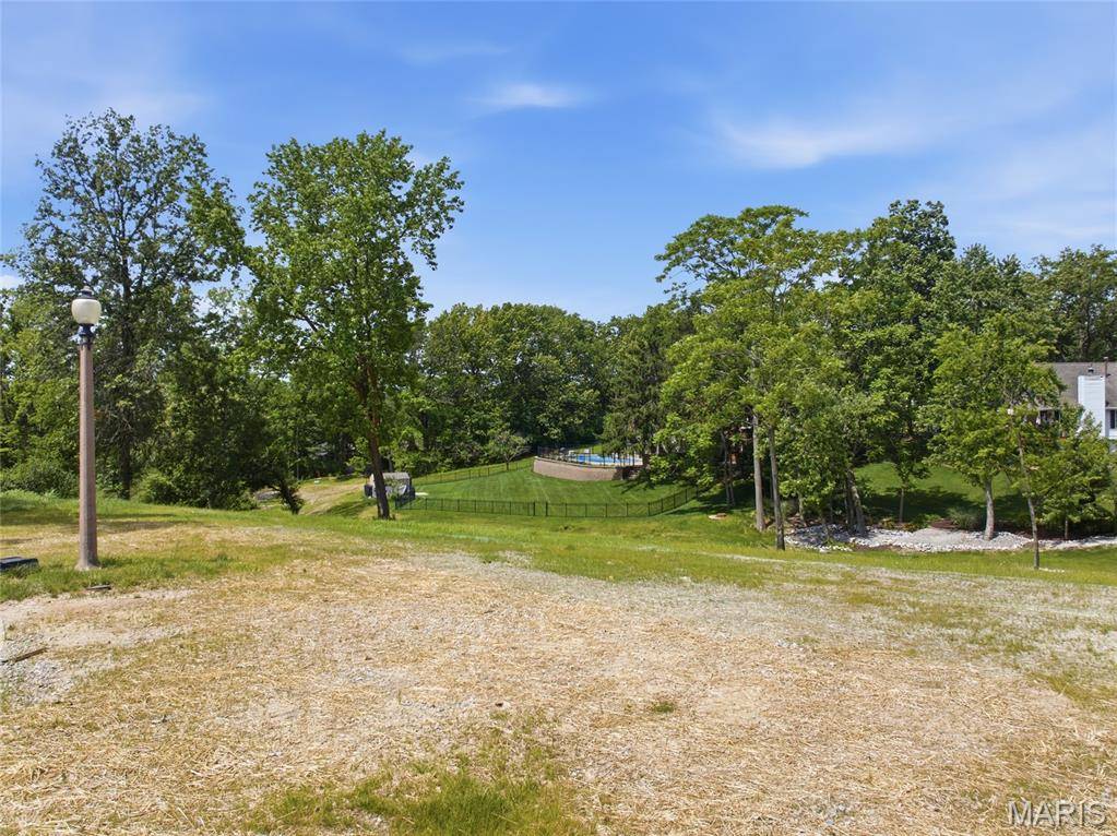 3 Summit Station, St Charles, MO 63303