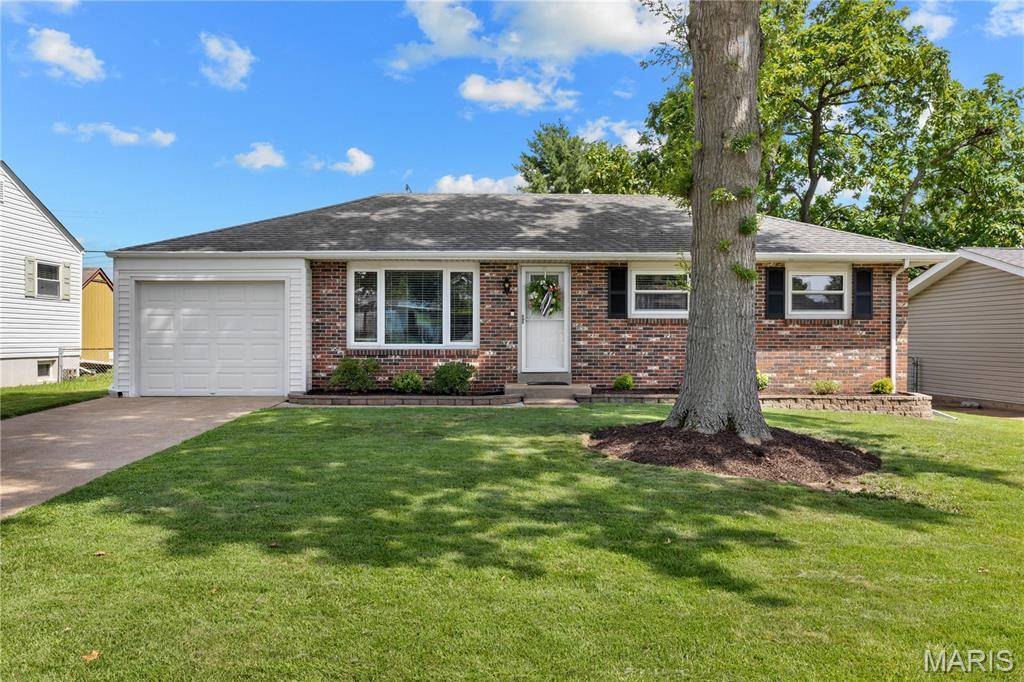 11124 Patsy DR, Green Park, MO 63123