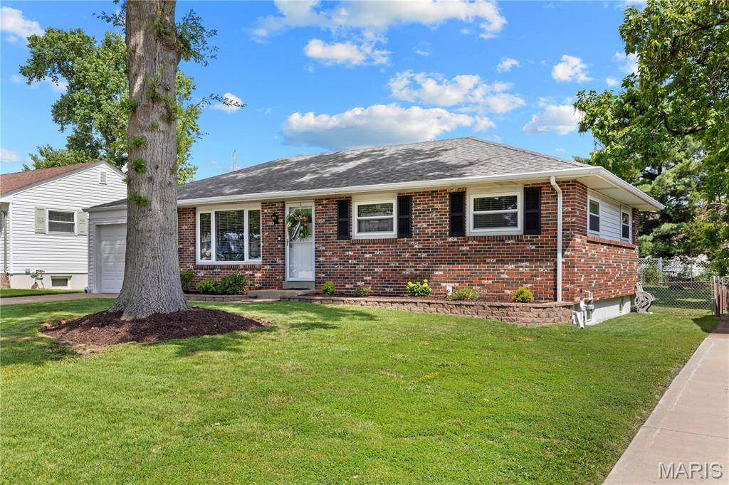 11124 Patsy DR, Green Park, MO 63123