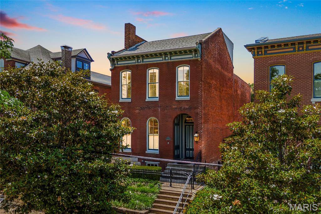 1225 Dolman ST, St Louis, MO 63104