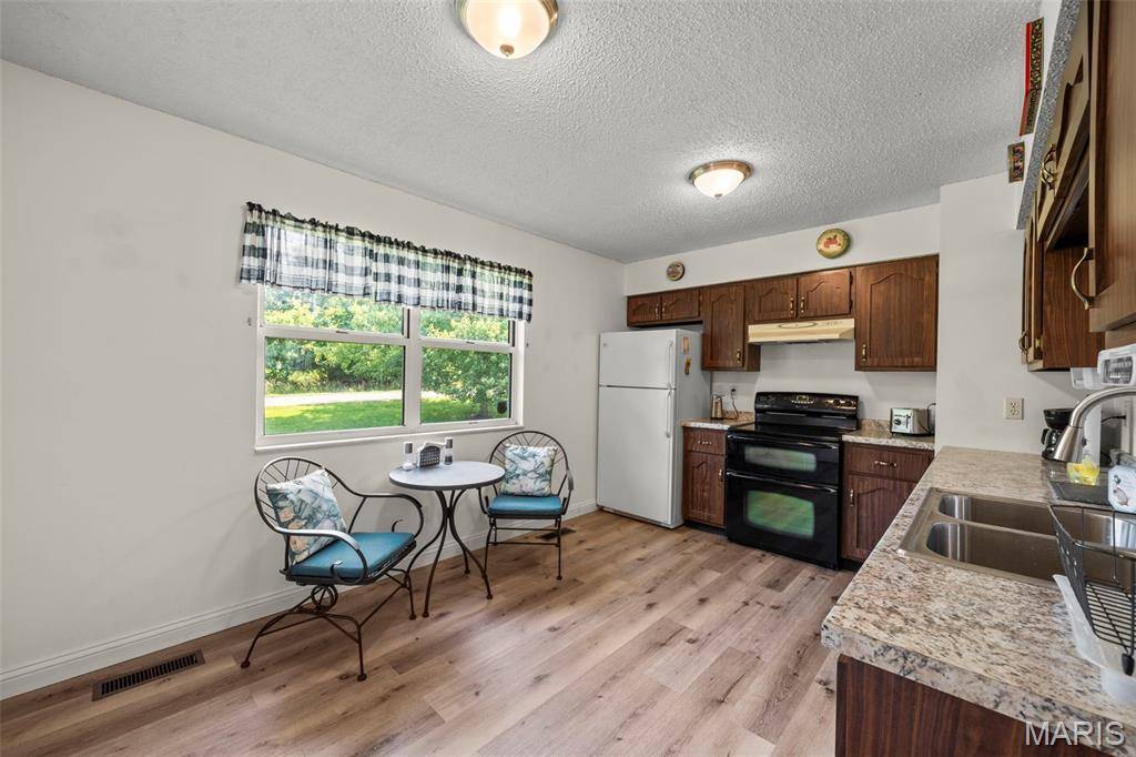 1119 Napoleon DR, Bonne Terre, MO 63628