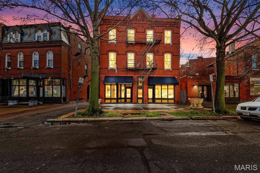 3024 S Jefferson AVE, St Louis, MO 63118