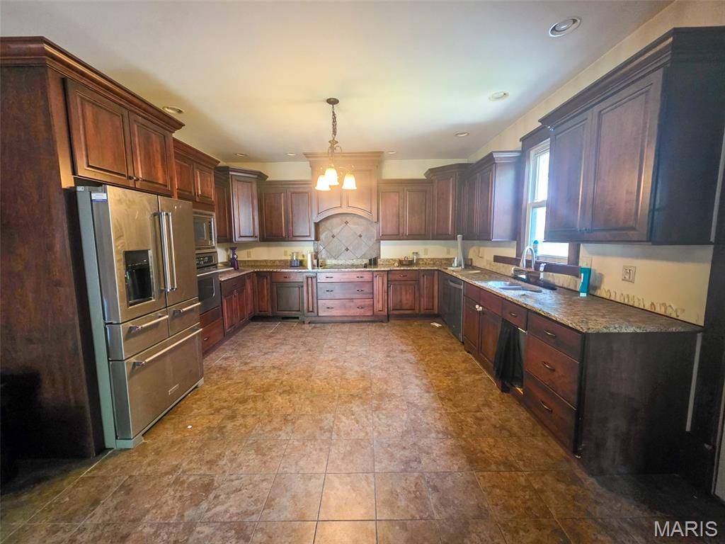 306 E Main ST, Teutopolis, IL 62467