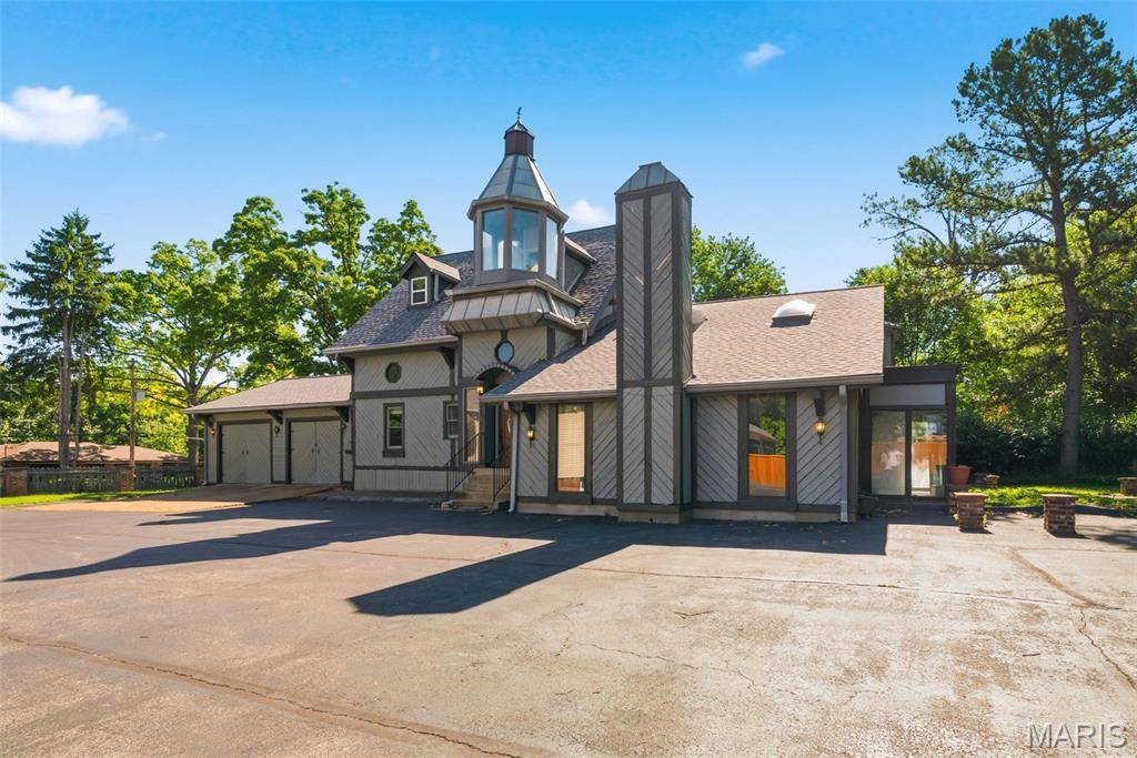 418 Oak Tree DR, Webster Groves, MO 63119