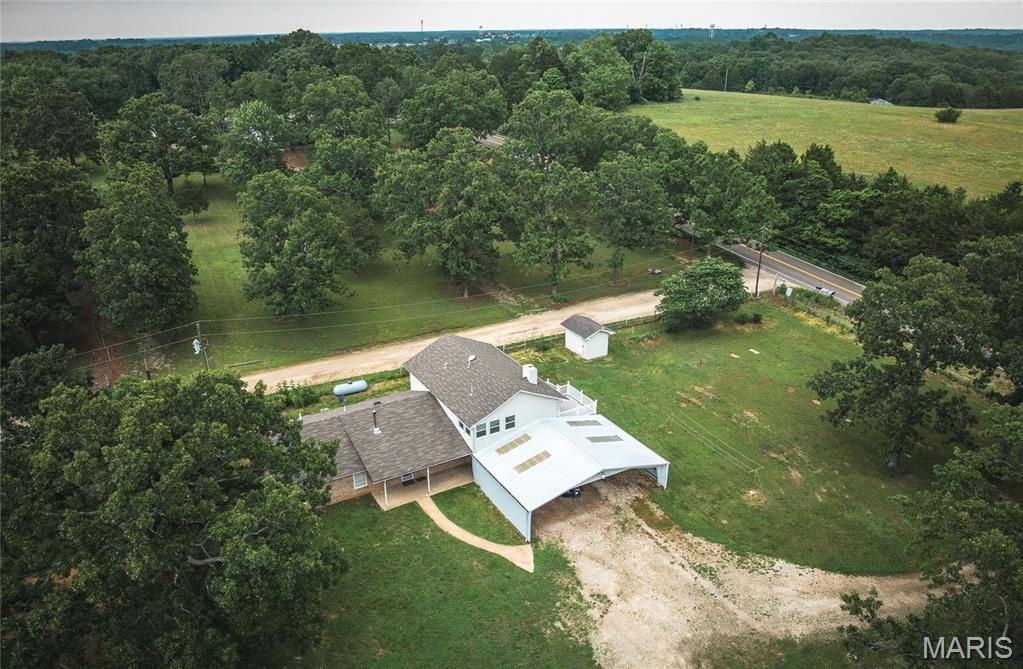 522 Highway FF, Bourbon, MO 65441
