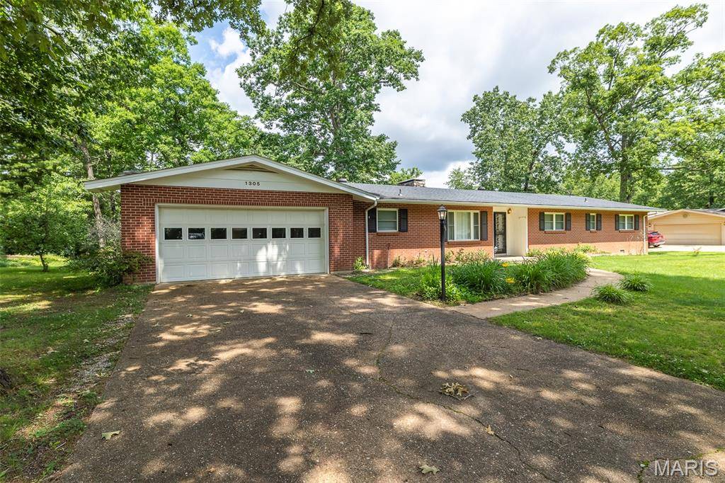 1305 Lurlyn RD, Poplar Bluff, MO 63901