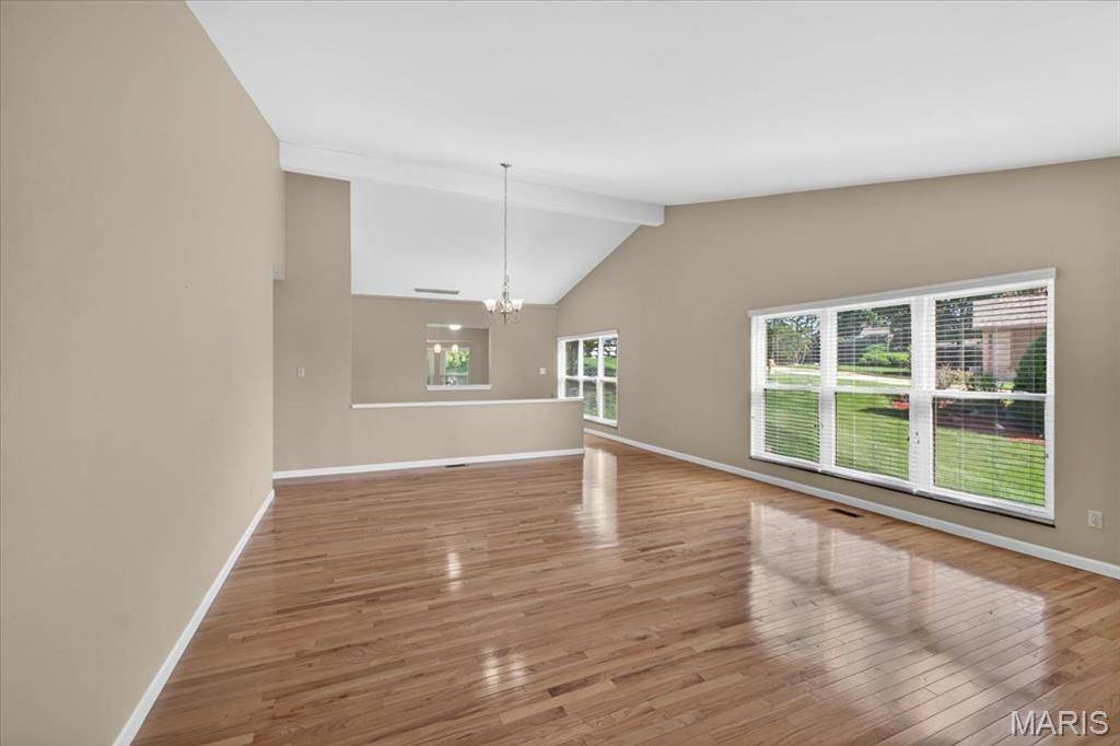 5421 Court Of Cedars, St Louis, MO 63128