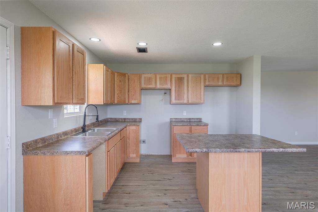 82 Ripley 142E-32C, Doniphan, MO 63935