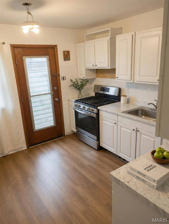 810 Loyola DR, Florissant, MO 63031