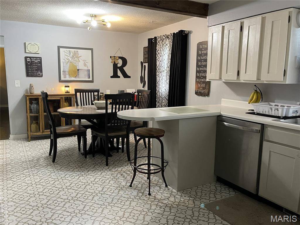 28 Crescent DR, Viburnum, MO 65566