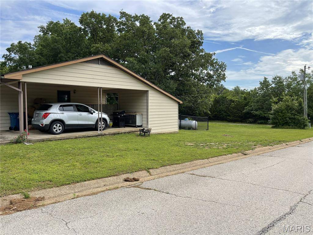 28 Crescent DR, Viburnum, MO 65566