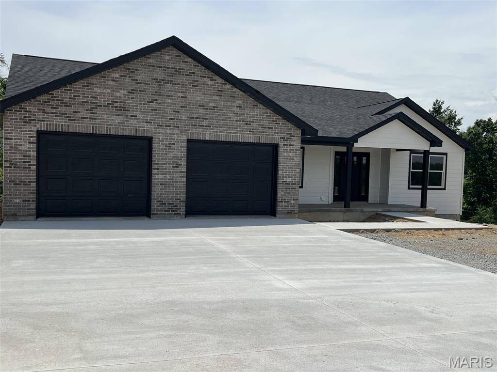 705 McIntosh CT, Hannibal, MO 63401