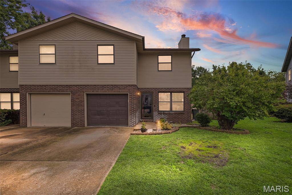 42 Clinton Hill DR, Belleville, IL 62226