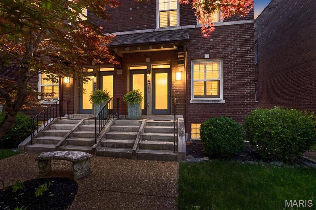 4214 Arsenal ST, St Louis, MO 63116