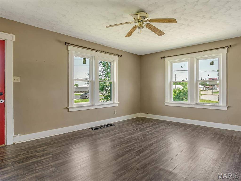 1526 W Saint Louis ST, Nashville, IL 62263