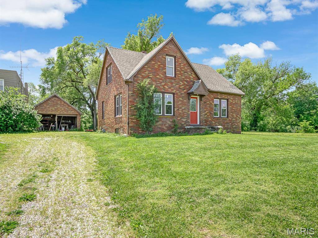 1526 W Saint Louis ST, Nashville, IL 62263