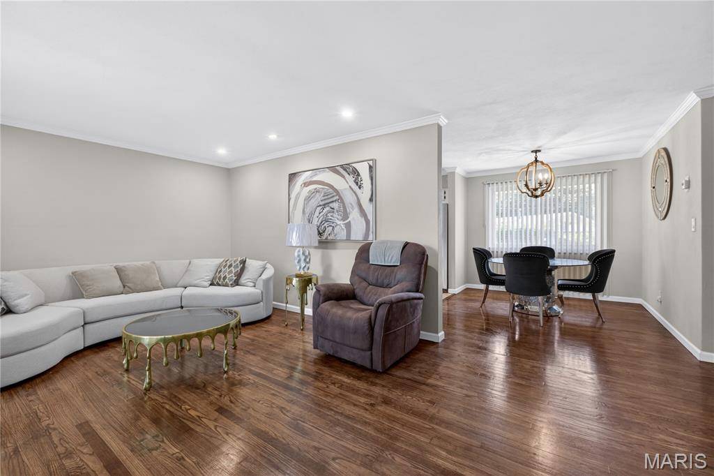 824 English LN, Belleville, IL 62223