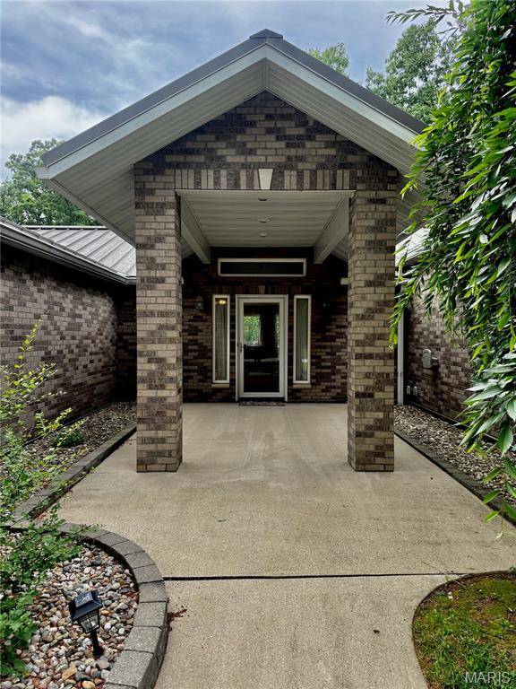 1330 Deer Creek RD, Greenville, IL 62246