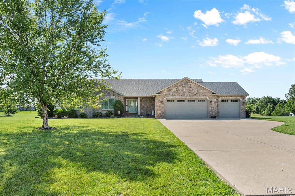13442 Wildlife TRL, Highland, IL 62249