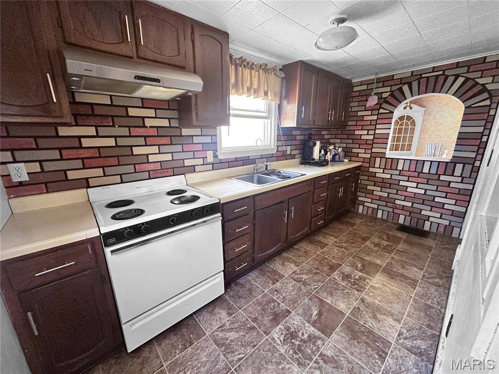 1510 Paris Ave, Hannibal, MO 63401