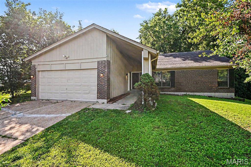 5374 Trailview DR, Black Jack, MO 63033