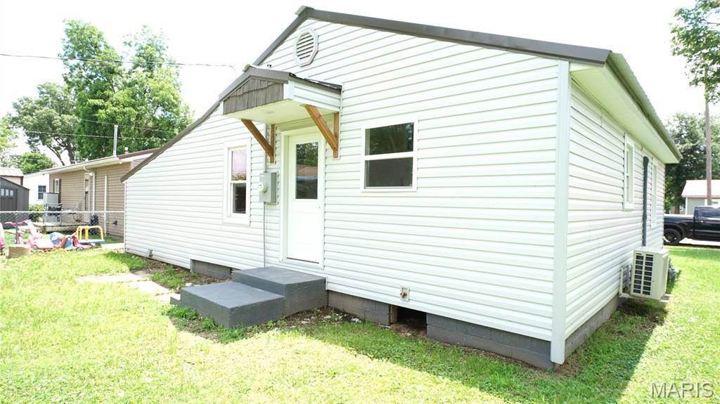 1409 Ray ST, Dexter, MO 63841