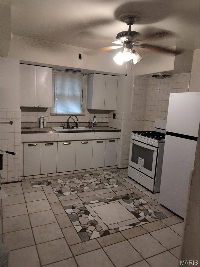 5901 McArthur AVE, St Louis, MO 63120